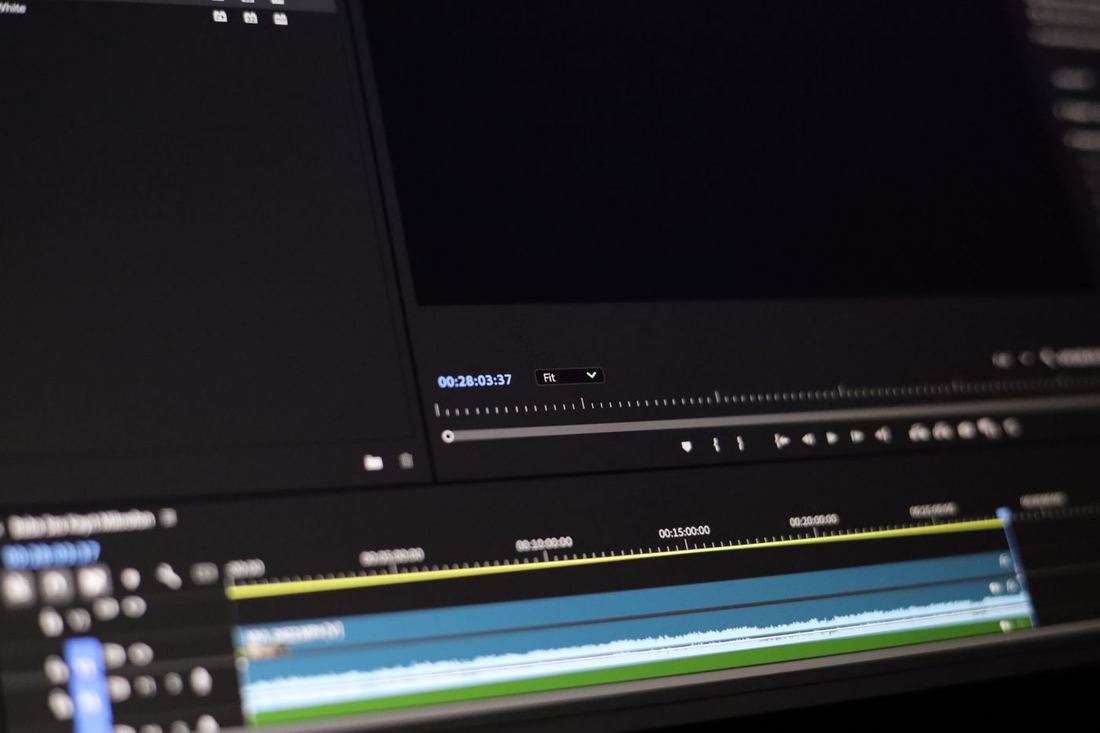 Kurgu programında ses dalgası ve zaman çizelgesi görünen ekran